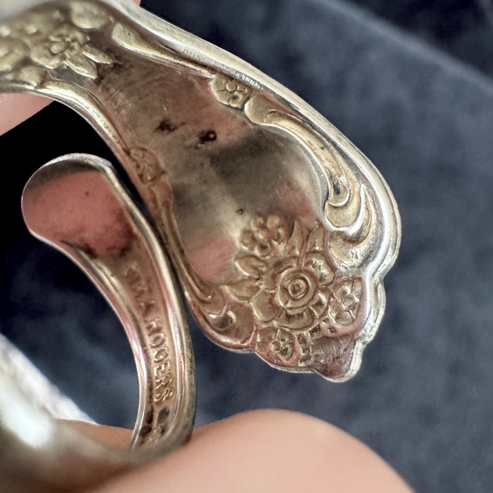 Vintage Silver Spoon Ring Size 7 Adjustable | Floral Wm A Rogers - Picture 2 of 6